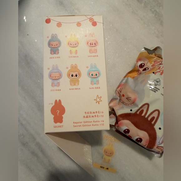 Pop Mart Have A Seat Labubu plush pendant, Sisi - Picture 3 of 5